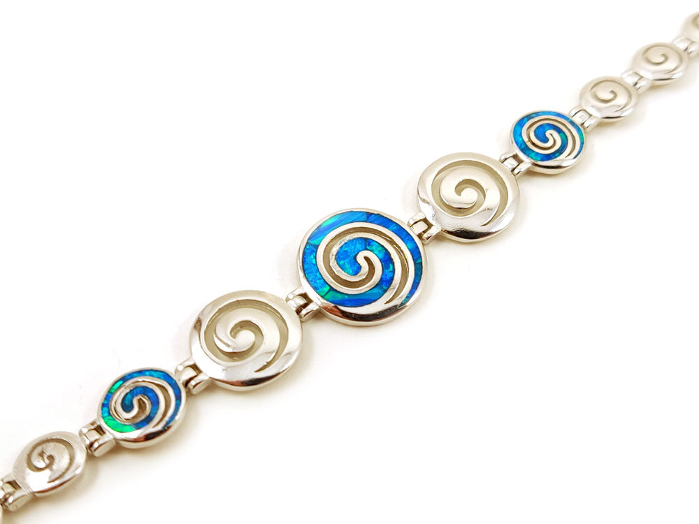 Adjustable Length Feature Highlighted on the Elegant Sterling Silver Bracelet