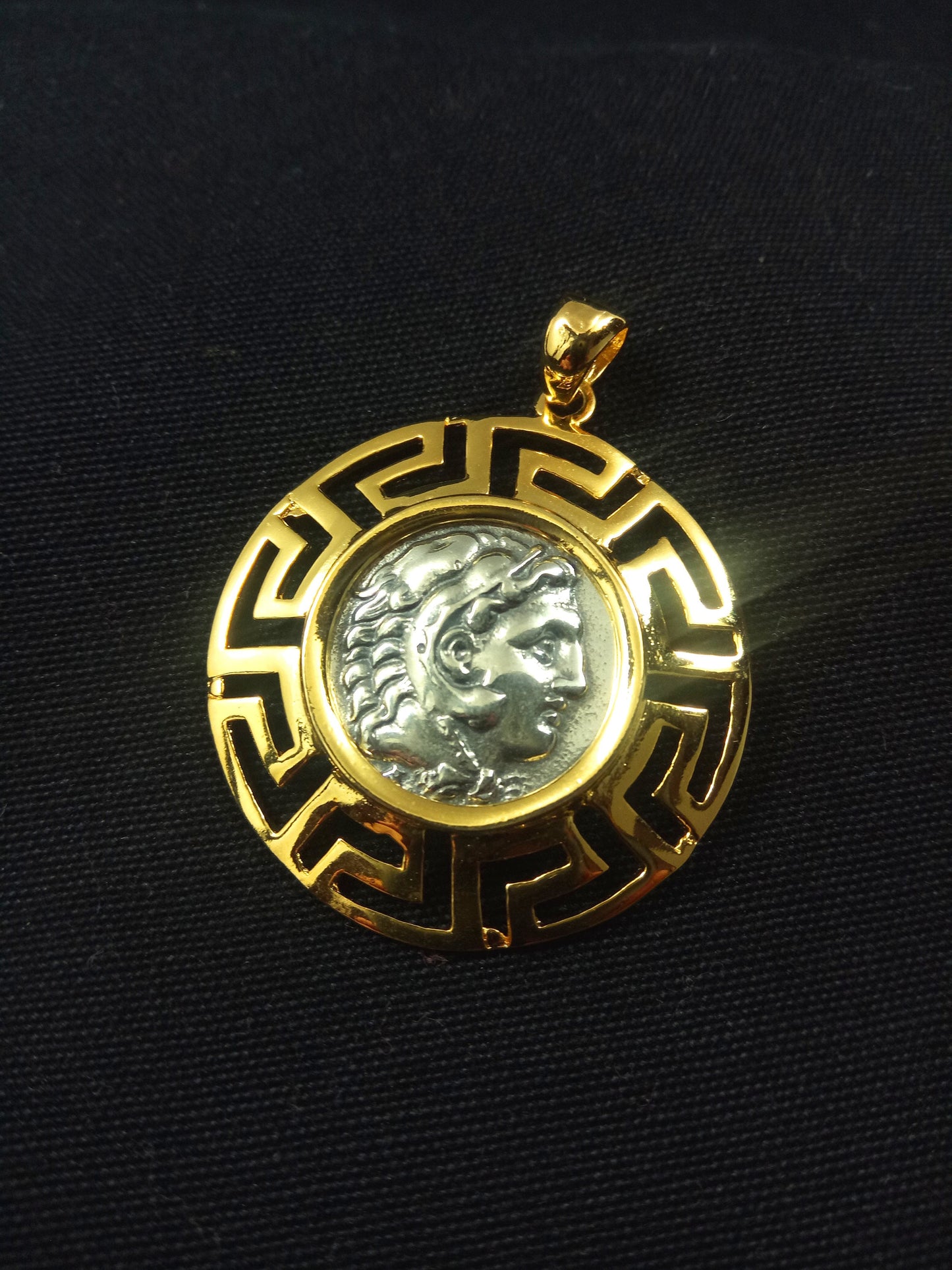Pendentif Alexandre le Grand en Argent Plaqué Or 32mm