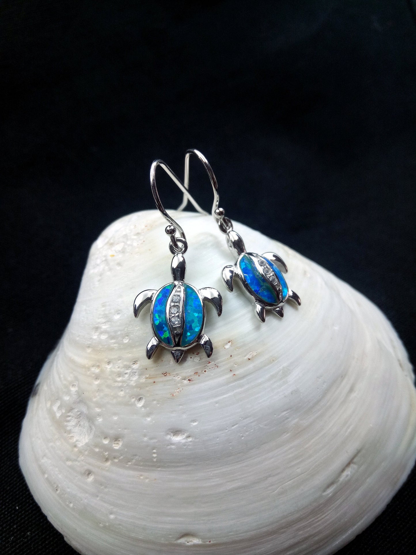 Sterling Silver 925 Sea Turtle 12x18mm Opal Earrings, Turtle Fire Opal Silver Earrings, Griechischer Blau Opal Ohrringe, Grecque Pendetif