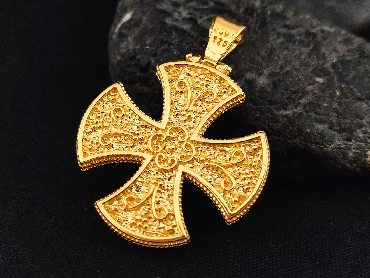 Griechisches byzantinisches Silberkreuz, zweifarbiges Silber vergoldetes rotes grünes Steinkreuz, griechischer Silberkreuz, griechischer Schmuck, Bijoux Grecque