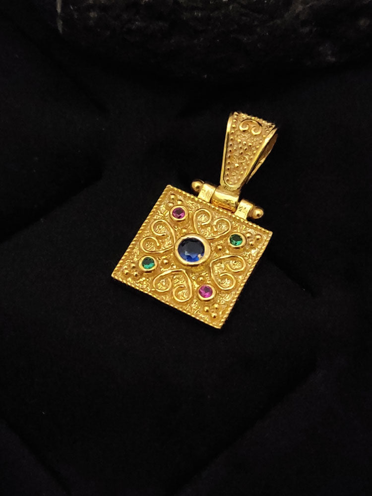 Elegant Greek Byzantine Pendant on Display – Gold-plated sterling silver 925 pendant measuring 13 x 15 mm, showcasing fine craftsmanship.

