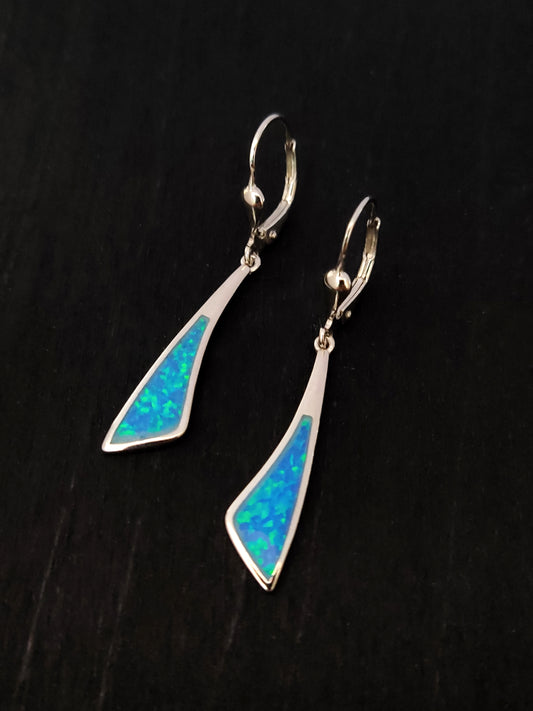 Boucles d'oreilles pendantes incurvées en argent sterling 925 avec opale bleue