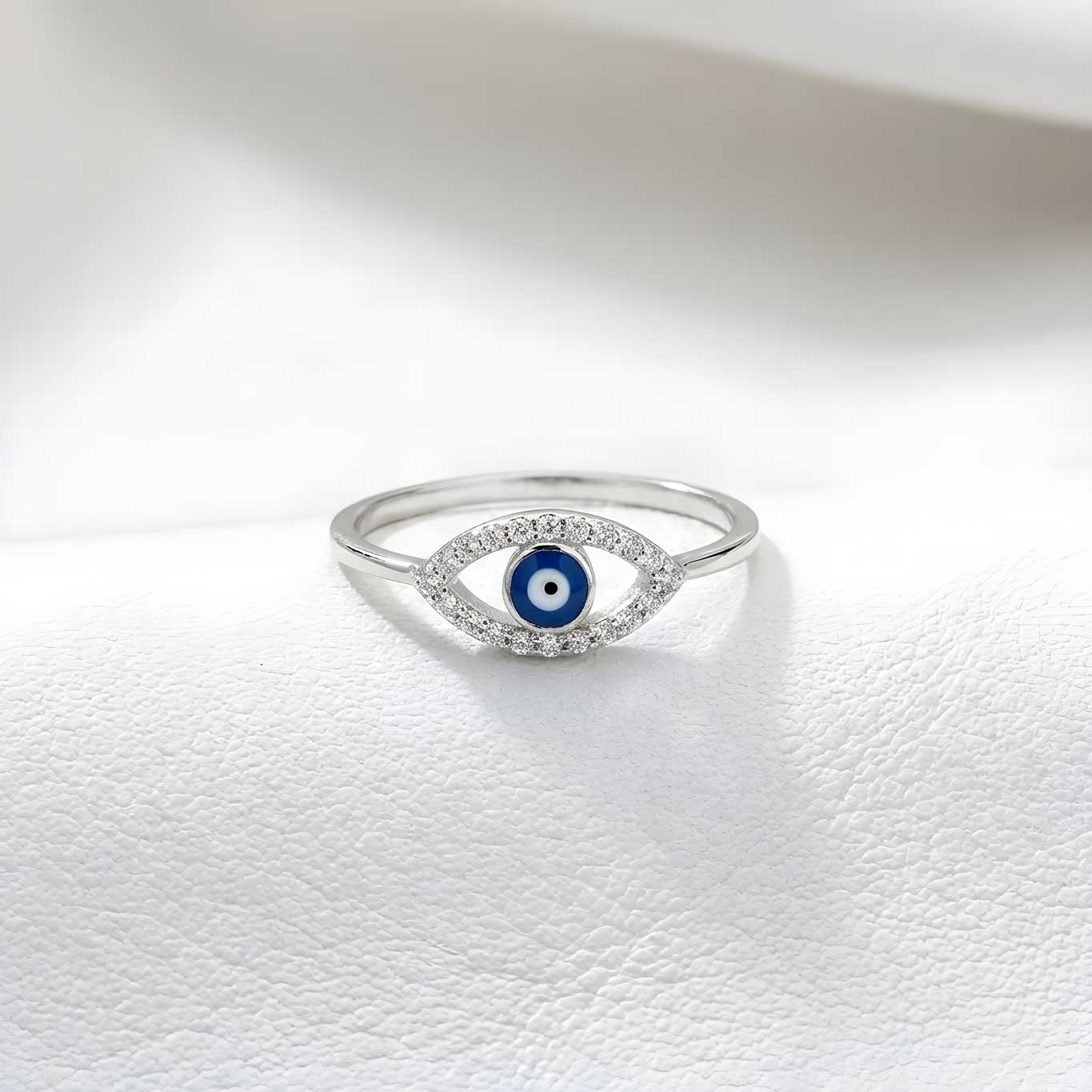 925 silver ring with white crystal stones