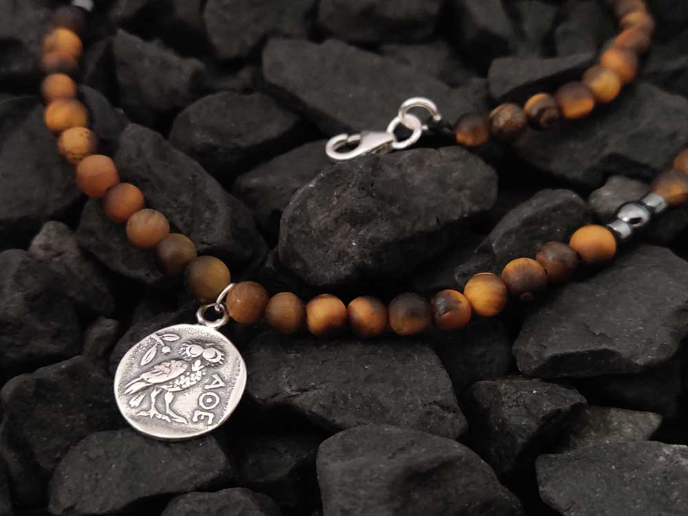 Handgemachte griechische Halskette mit natürlichem Tigerauge und doppelseitigem Athena-Eulen-Münzanhänger aus 925er Sterlingsilber