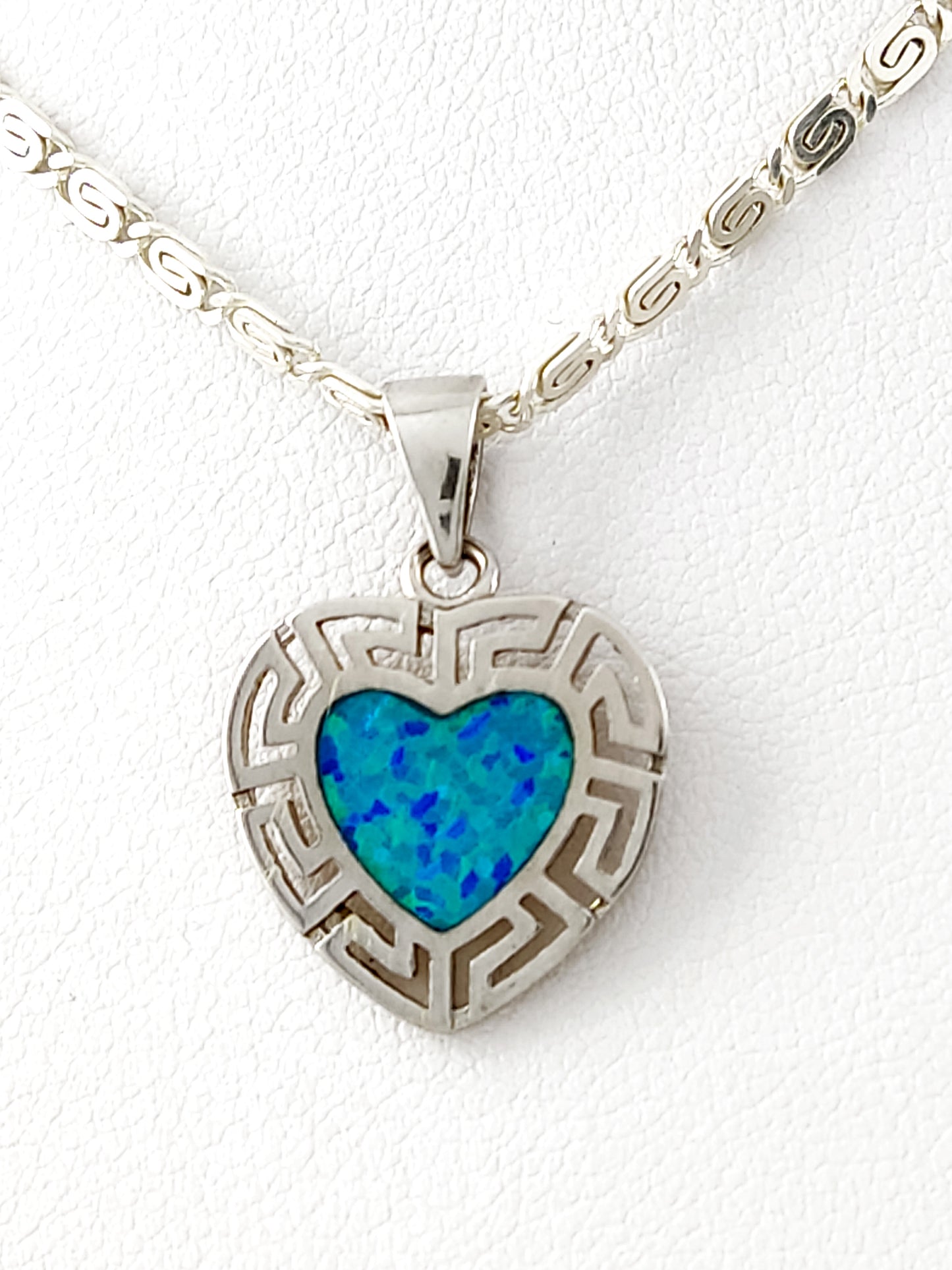 Collier avec pendentif en forme de cœur en argent et opale bleue, clé grecque, 15 mm