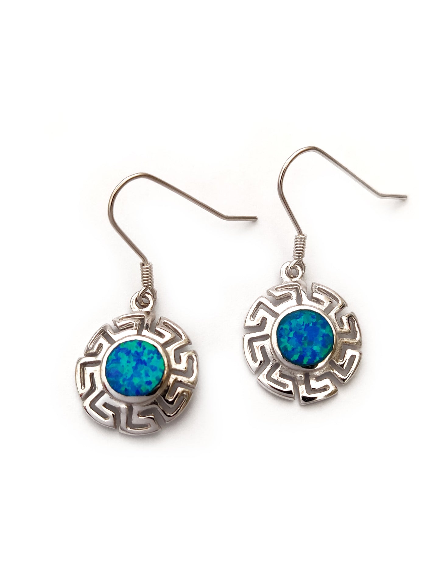 Runde Ohrringe mit griechischem Schlüssel und blauem Opal, 16 mm