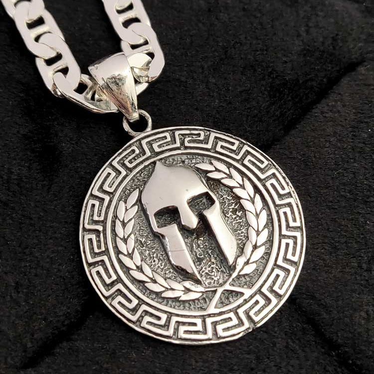 Close-up of Sterling Silver 925 Spartan Helmet Pendant – Detailed view of the handcrafted Spartan helmet pendant featuring the Greek Key (Meander) design.
