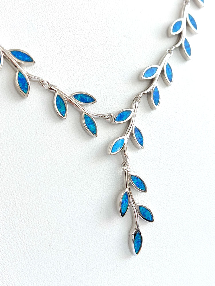 Adjustable 45–50 cm silver leaves necklace with shimmering blue opal stones