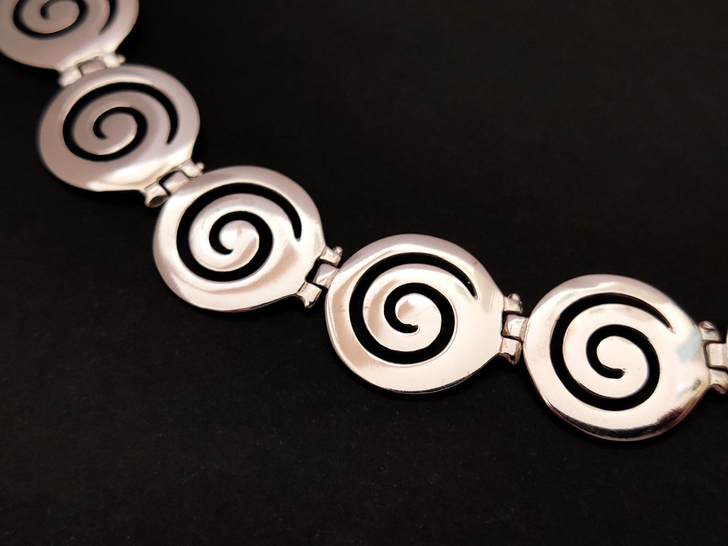 Greek Spiral Silver Necklace 19mm