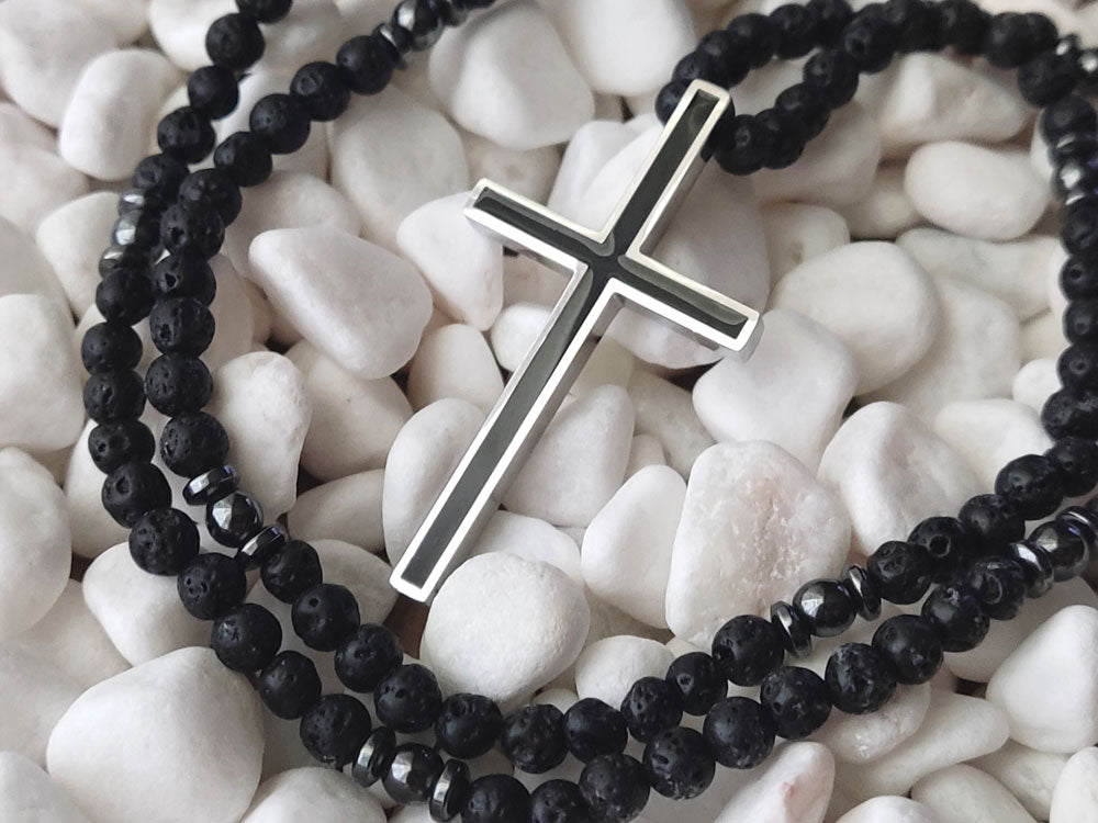 Collier croix grecque en acier inoxydable avec pierres de lave