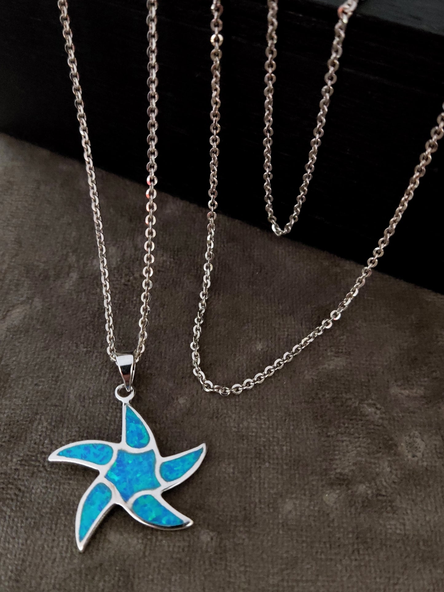 Pendentif en argent opale bleue étoile de mer, collier chaîne grecque 25x25mm