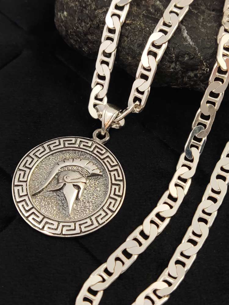 Greek mythology-inspired pendant, 25mm, crafted in Greece, hallmarked 925, with a bold and historic design.
