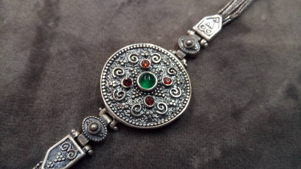 Handmade silver Greek bracelet in byzantine style.