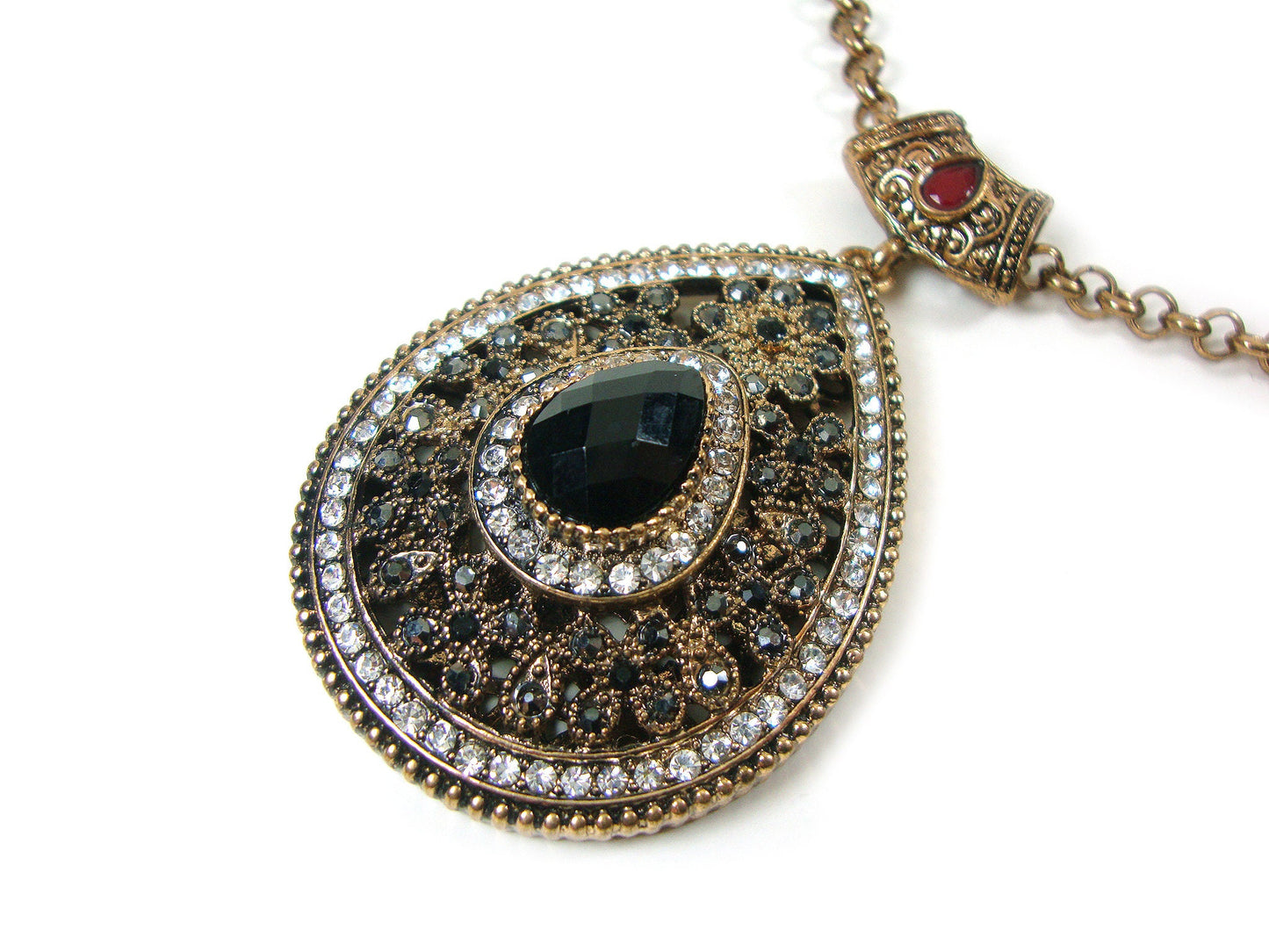Pendentif en forme de larme moderne de pierres de cristal de couleur noir-blanc médiéval antique byzantin, pendentif ethnique, pendentif turc antique traditionnel