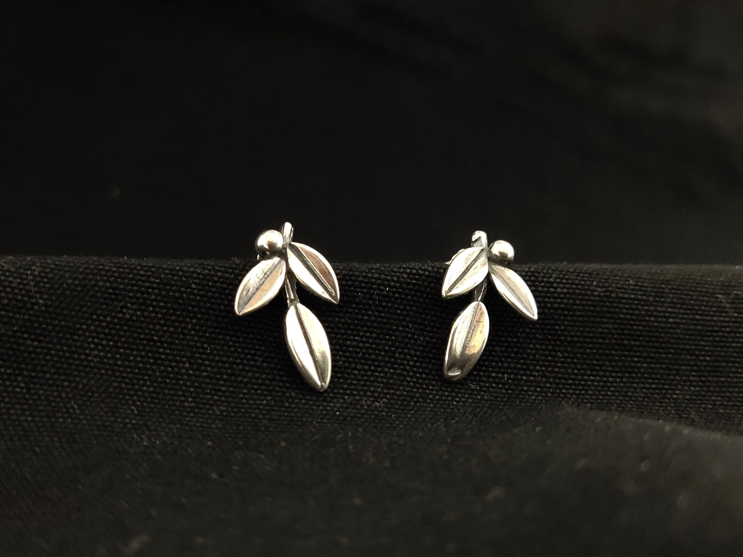 Greek 3 Leaf Leaves Stud Silver Earrings