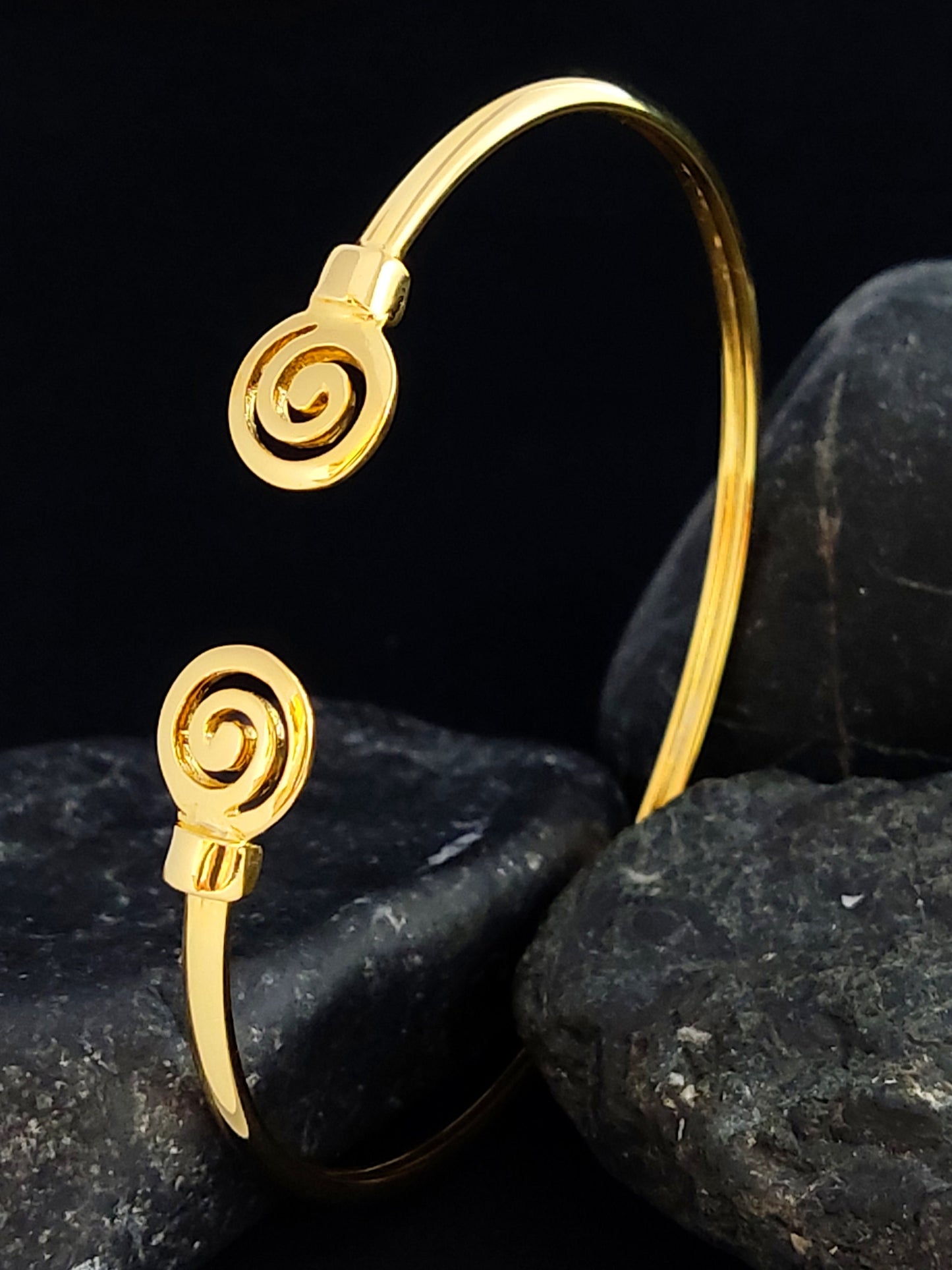 Griechisches Spiralarmband, vergoldete Manschette, 10 mm