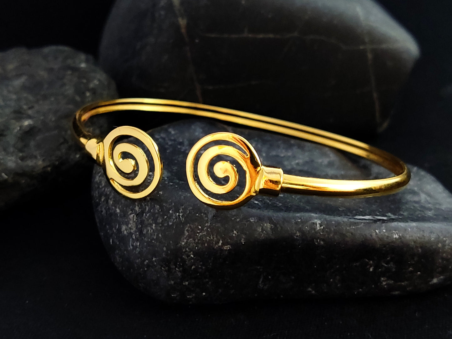 Griechisches Spiralarmband, vergoldete Manschette, 12 mm