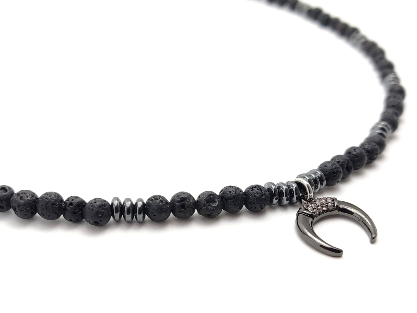 Griechische Halskette aus vulkanischer Lava mit Hörnern, Unisex-Schmuck für Herren und Damen aus Griechenland, trendige Mode mit schwarzen Steinen, viel Glück, Lava