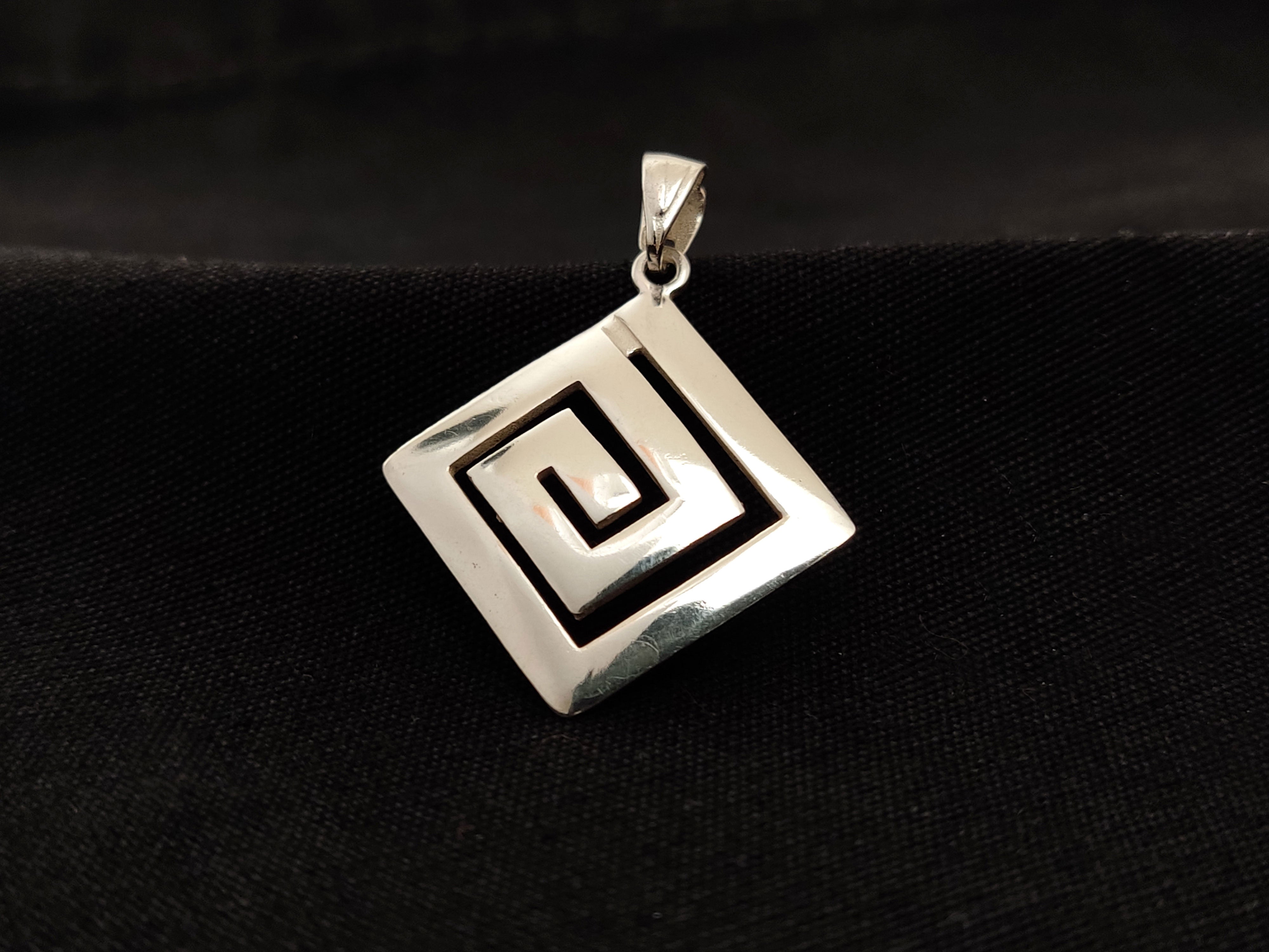 Silver Greek Pendant 20x20mm Meander – Sirioti Jewelry